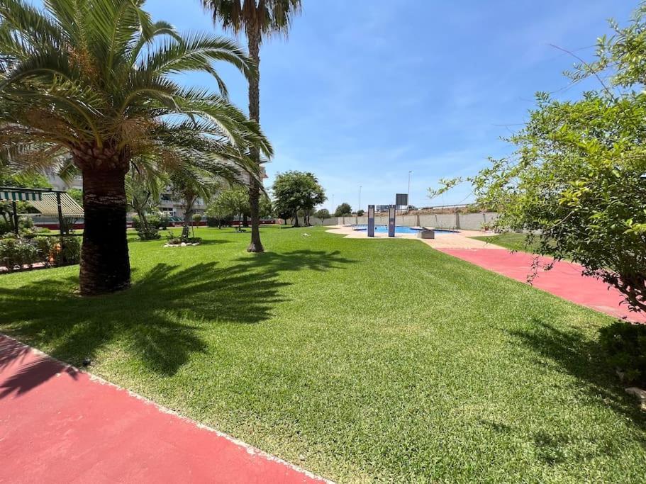 Nice And Central Apartment Torrevieja Bagian luar foto