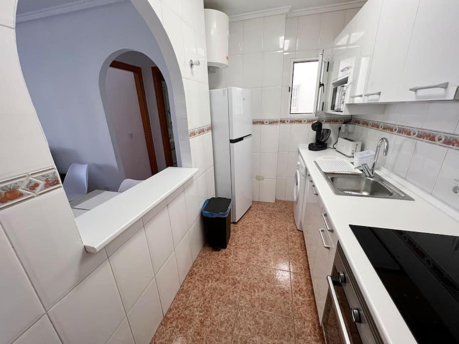 Nice And Central Apartment Torrevieja Bagian luar foto
