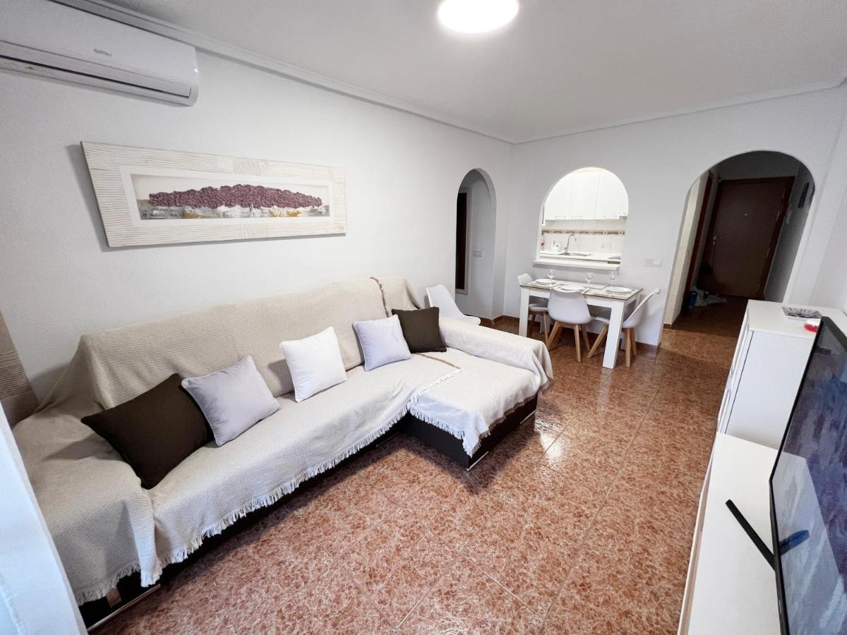 Nice And Central Apartment Torrevieja Bagian luar foto