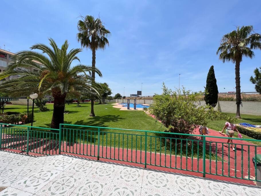Nice And Central Apartment Torrevieja Bagian luar foto