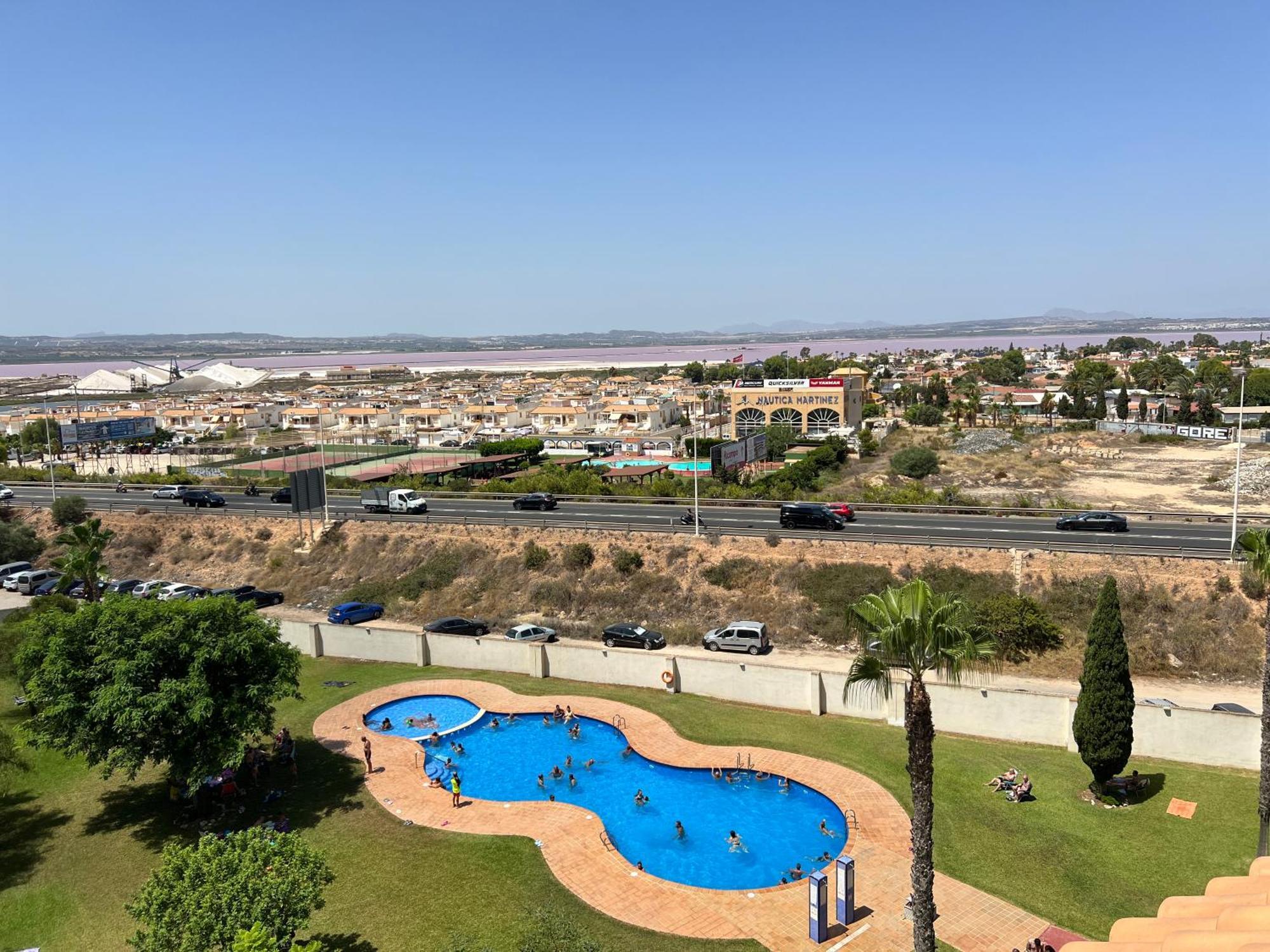 Nice And Central Apartment Torrevieja Bagian luar foto