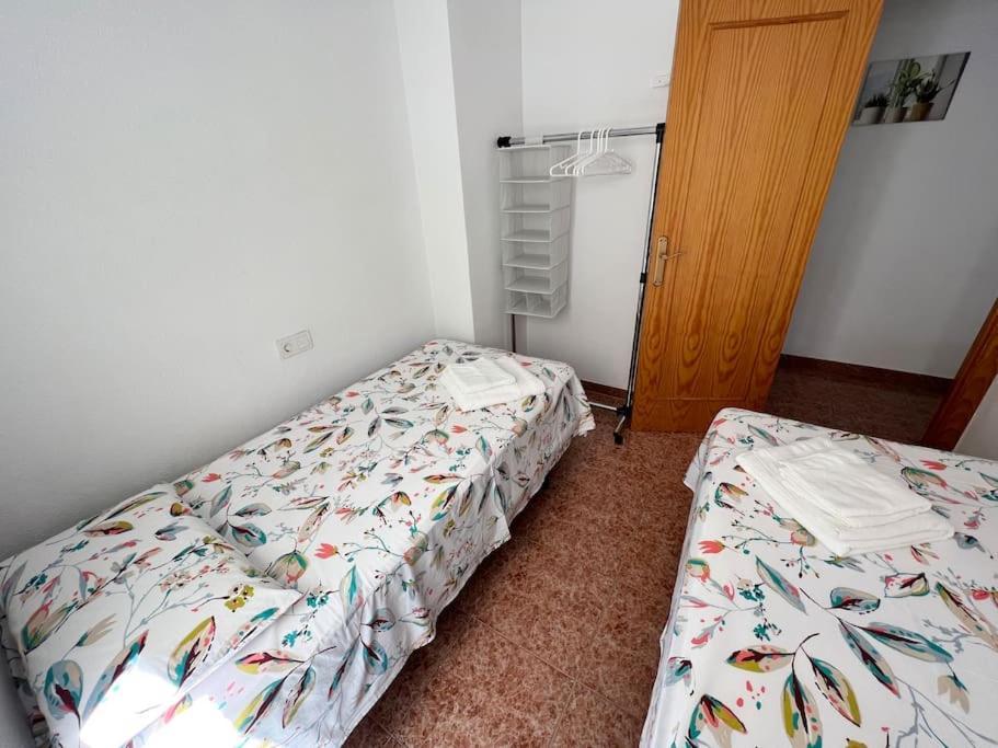 Nice And Central Apartment Torrevieja Bagian luar foto