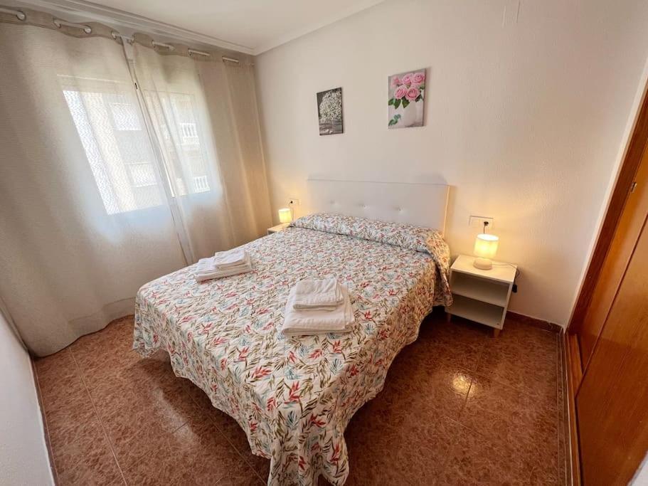 Nice And Central Apartment Torrevieja Bagian luar foto
